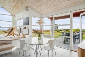 Beautiful Holiday Home In The First Row By The Sea With Panoramic Views