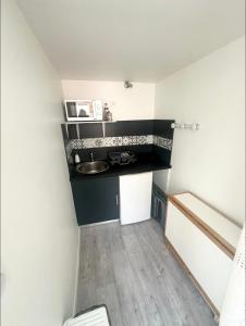 Studio mezzanine proche métro A