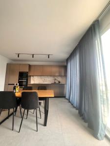 Desibu Collection - The Pearl St Julians