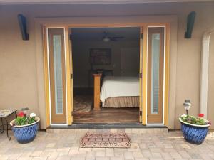 Robins Red Rock Getaway Suite A