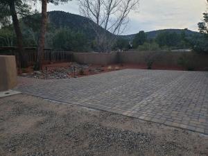 Robins Red Rock Getaway Suite A