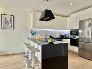 PaulMarie Apartment with Sunny Terrace Ocean View