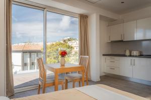 Madeira Rooftop Studio, Ocean & City View