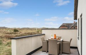 Nice Home In Ulfborg With Wifi