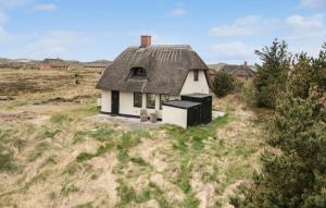 Nice Home In Ulfborg With Wifi