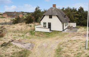 Nice Home In Ulfborg With Wifi