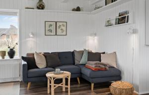 Nice Home In Ulfborg With Wifi