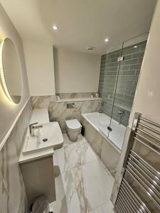 Luxury 1 bed flat with parking, Clapham Junction