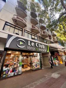 Departamento céntrico y moderno a pasos de Plaza España, en pleno microcentro de Mendoza!! Pellegrini Apartments Rivadavia