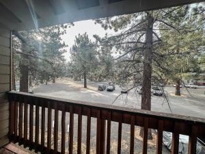 Cozy Condo for 4 Near Shuttle & Eagle Lodge