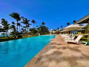Luxury Beachfront 2BR Apt -Prime Location in Playa Bonita