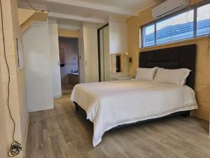 Cozy Calm Apartment with Pool