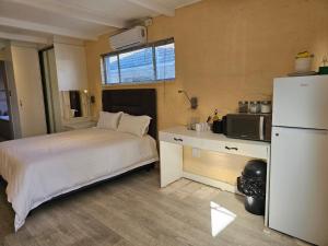 Cozy Calm Apartment with Pool