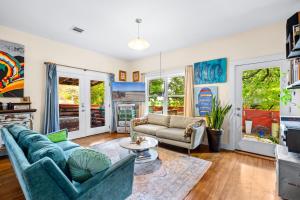 Eclectic 3 Bedroom Block from South Congress