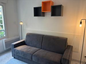 Studio Calif, face tram proche Mer