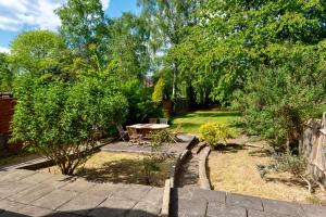 Double room in refurbished 5 bed home with WiFi and TV BW Room 5