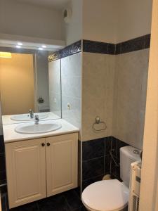 Studio Calif, face tram proche Mer