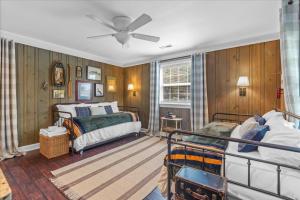 2- Chattanooga Suite
