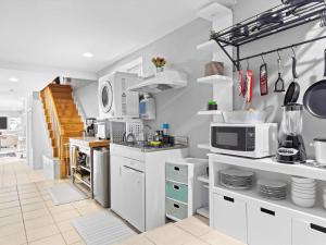 Sunny City Accommodations - Close to METRO and UMD