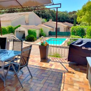 Maisons de vacances Maison familiale avec piscine : photos des chambres