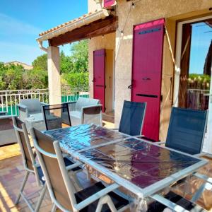 Maisons de vacances Maison familiale avec piscine : photos des chambres