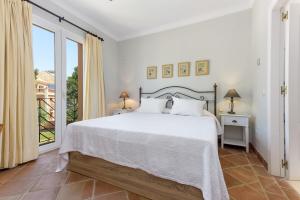 Seafront penthouse, Casares