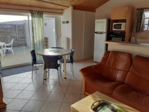 Charmant Pigeonnier rénové avec Wi-Fi, proche Port Bourgenay - FR-1-426-578