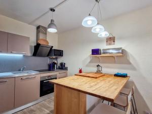 Appartement rénové avec terrasse au centre, 6 pers., vue pistes - FR-1-425-233