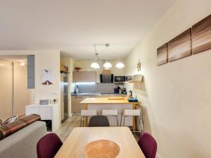 Appartement rénové avec terrasse au centre, 6 pers., vue pistes - FR-1-425-233