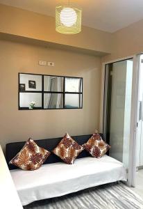 SM Bicutan Rooms JJ