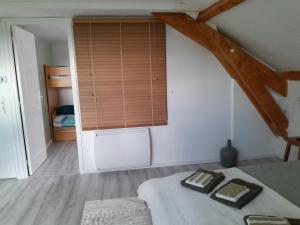 B&B / Chambres d'hotes CHAMBRES D HOTES AU P'TIT BONHEUR CAMPAGNARD : Chambre Familiale avec Salle de Bains