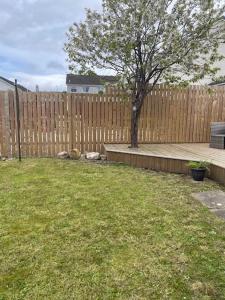 Modern flat in quiet residential cul-de-sac