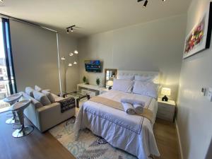 Heaven on Earth Rooftop Pool and Cape Town City Views