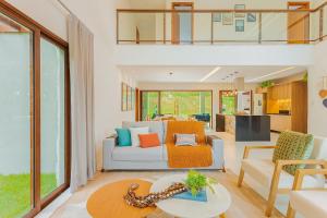 PF107 Casa 5 Suítes Piscina com Hidro AQ