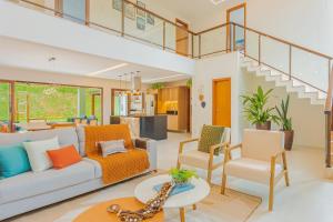 PF107 Casa 5 Suítes Piscina com Hidro AQ