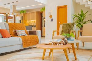 PF107 Casa 5 Suítes Piscina com Hidro AQ