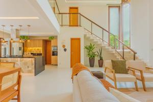 PF107 Casa 5 Suítes Piscina com Hidro AQ