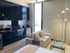 Heaven on Earth Rooftop Pool and Cape Town City Views