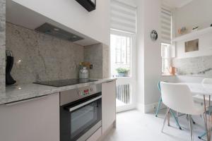 Newly Renovated 4 Bed Apartment in Marylebone - Sleeps 8
