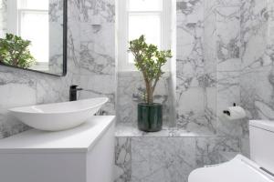 Newly Renovated 4 Bed Apartment in Marylebone - Sleeps 8