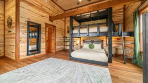 Jericho Way- luxe retreat indoor pool theater room