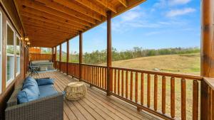 Jericho Way- luxe retreat indoor pool theater room