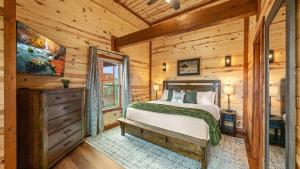 Jericho Way- luxe retreat indoor pool theater room