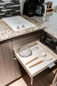 CBDOTR 24-7 Gym Pool Rooftop Steps to Stadiums