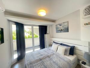 Lake and Pool Apartman Balatonszemes