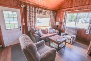 Lakefront Cottages 4 & 5 - 6BR Retreat for 12