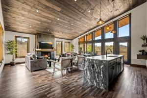 Majestic Overlook by Avada Properties