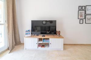 1st line of the beach, La Rada Beach! AC,Wifi,Terrace, Private Parking