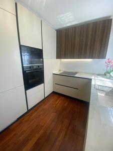 T4 - proche Monaco a 250m de la plage - 3 lits doubles -6 personnes