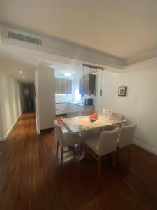 T4 - proche Monaco a 250m de la plage - 3 lits doubles -6 personnes